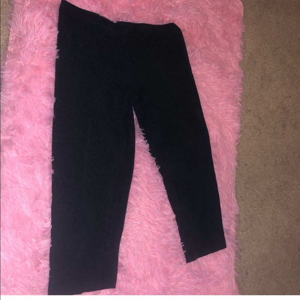 Dark gray leggings capris